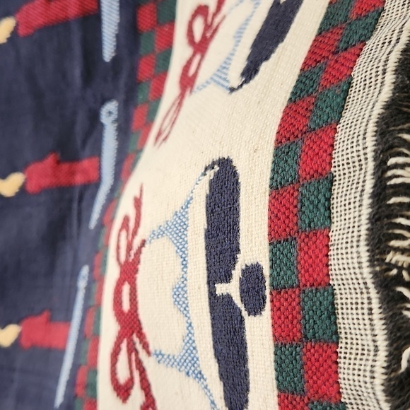 New Carpet Throw Christmas With fringe Hem Holidays Decor Vintage - Picture 7 of 11